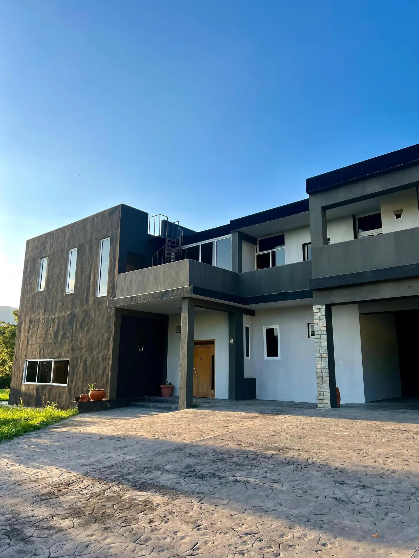 Casa Quinta en Guataparo, Conjunto Residencial Hato Royal, Valencia, Carabobo.